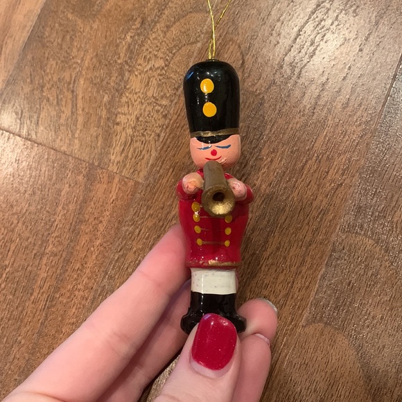 Horn player ornament - Picture 2 of 6